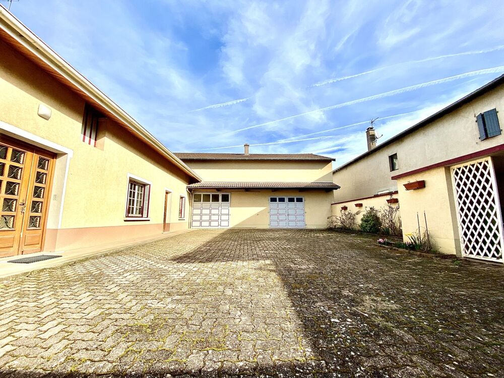 Vente Maison Maison d'environ 117 m² avec dépendances - 01570 MANZIAT Manziat