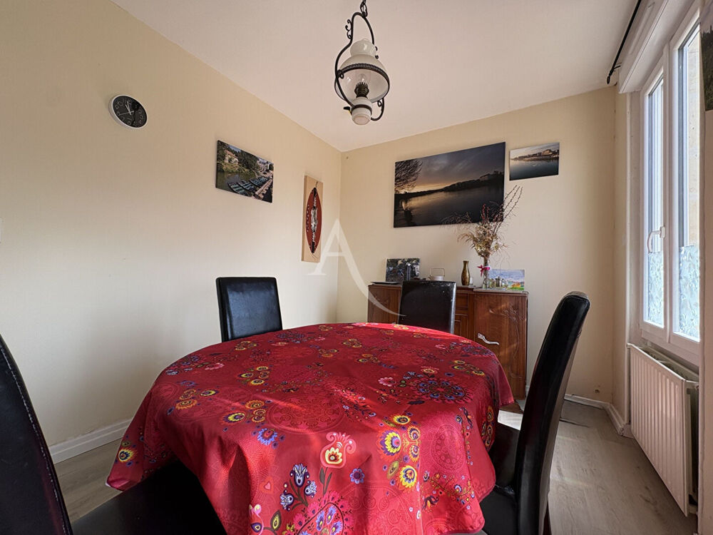 Maison 6 pièces - 3 chambres - LES VELLUIRE SUR VENDEE