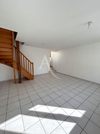  Maison à louer 4 pièces 99 m²