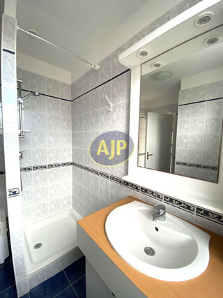 Appartement à louer 3 pièces 41 m²