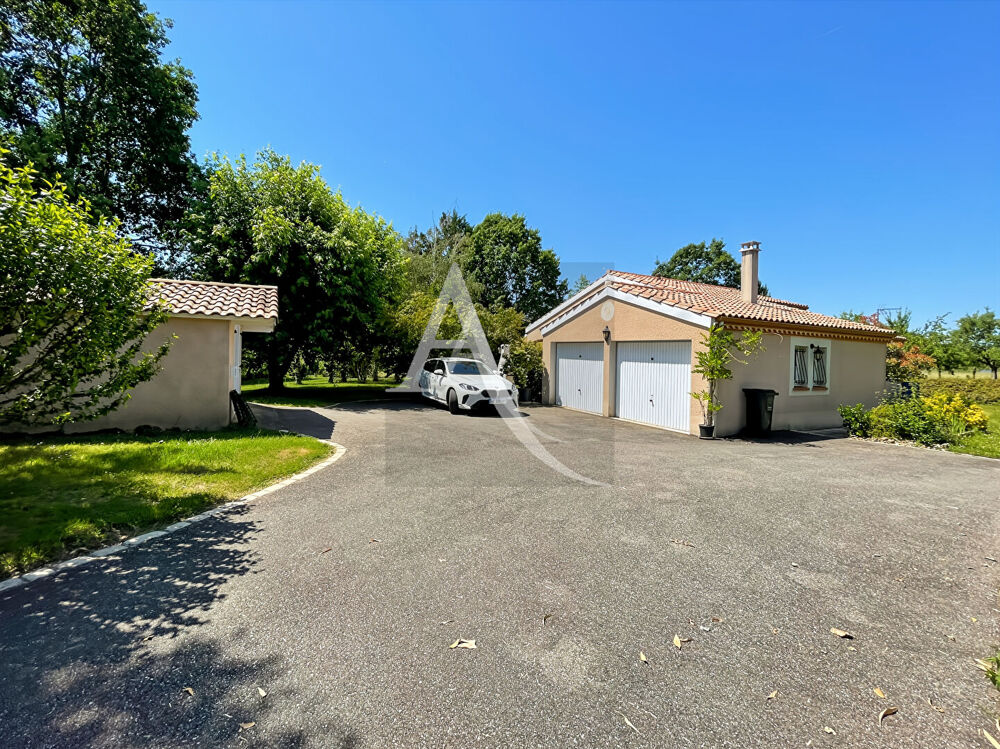 Vente Maison Maison de plain-pied avec piscine et divers garages - 3 chambres Villeneuve sur lot