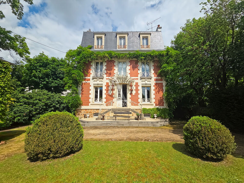 Propriété 290 m² habitables et maison de gardien -1530 m² de terrain -