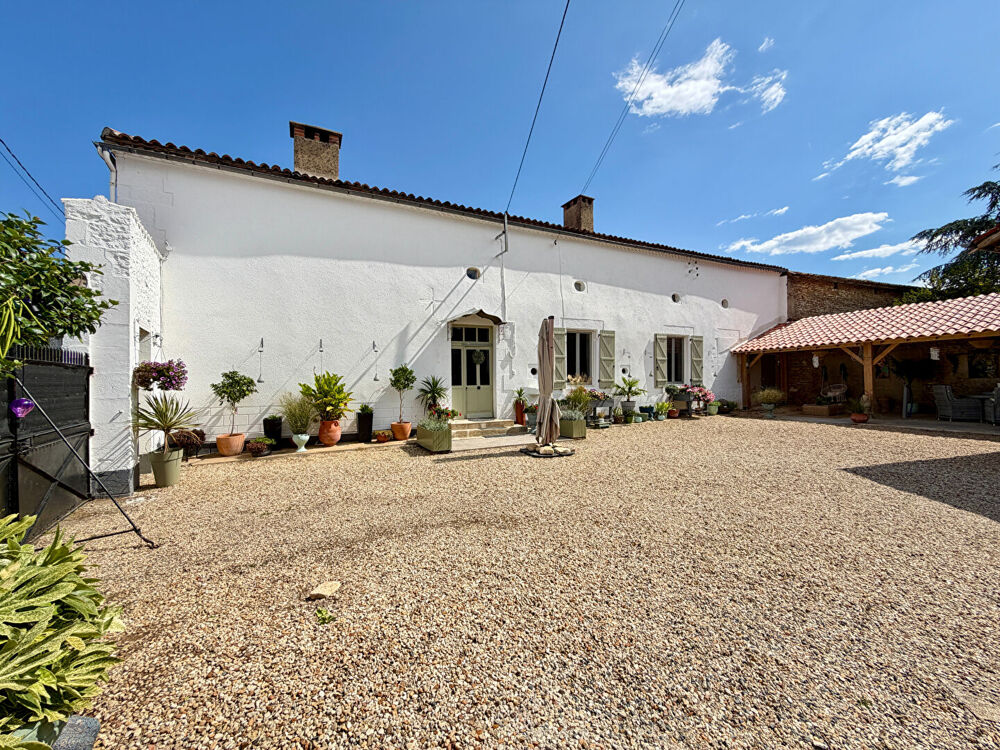 Maison 9 pièces 237 m² · à Vouleme · 237 m² · 243 800 €