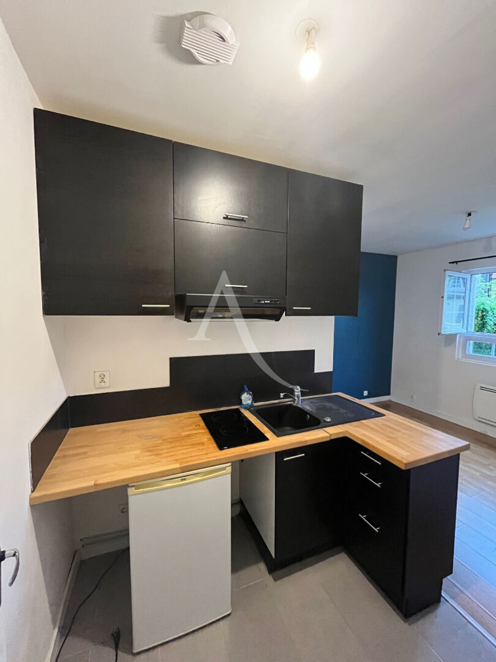 Location Appartement Appartement Crosne  1 pièce(s) 17 m2 CAVE ET PARKING Crosne