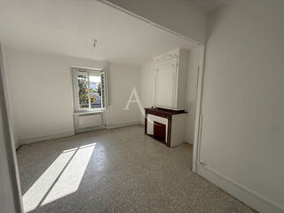  Appartement à louer 3 pièces 74 m²
