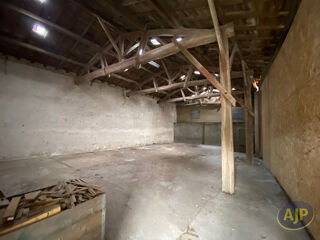  Parking / Garage à vendre 3 pièces 300 m²