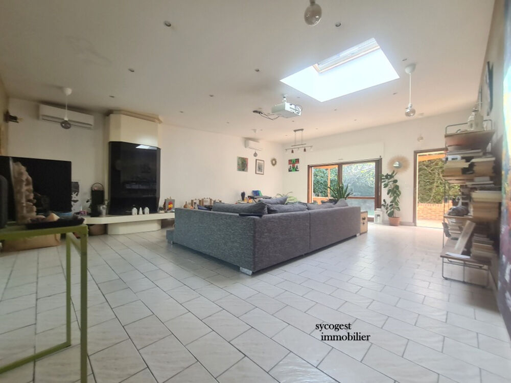 Vente Maison Maison d'architecte Bondy 9 pièce(s) 235 m2 Bondy