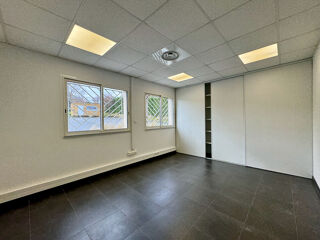   BUREAUX 104 m² - ZONE THIBAULT / MONLONG - 7 PARKINGS Toulouse