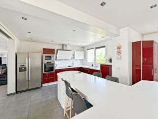  Maison à louer 7 pièces 230 m²