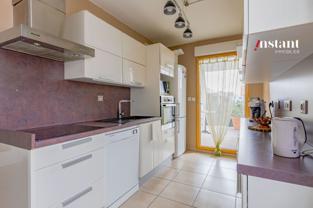 Vente Appartement SOUS COMPROMIS|Exclusivité - T4 avec balcons & garage - Bron Bron