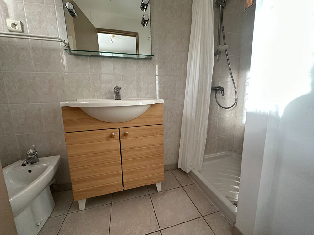  vendre  Maison Saint-Mitre-les-Remparts (13920)