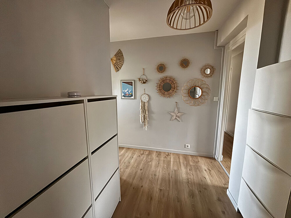 Location Appartement  louer - Superbe F4 Meubl -Quartier Reine Berthe / Rond-Point - Le Havre Le havre