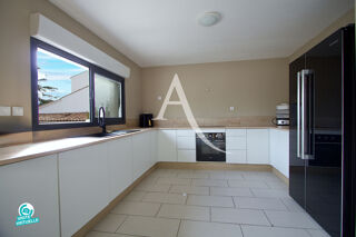  Maison  vendre 4 pices 145 m