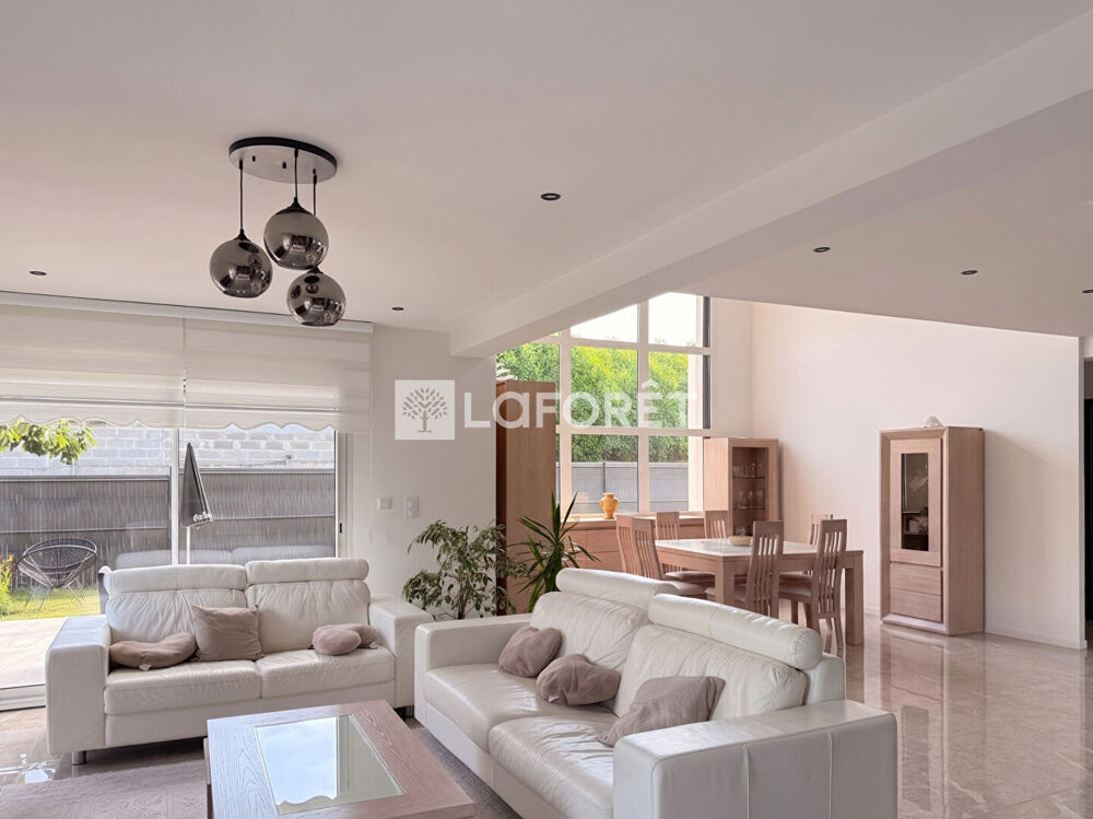 SOLIERS, maison 203 m²