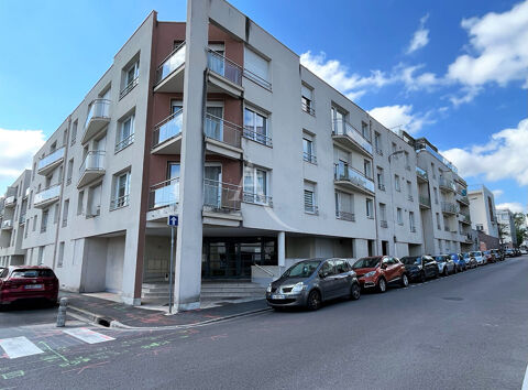  Parking / Garage � louer 