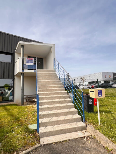 Bureaux &agrave; Pl&eacute;rin 150 m2 places de parking 1000 22190 Plerin
