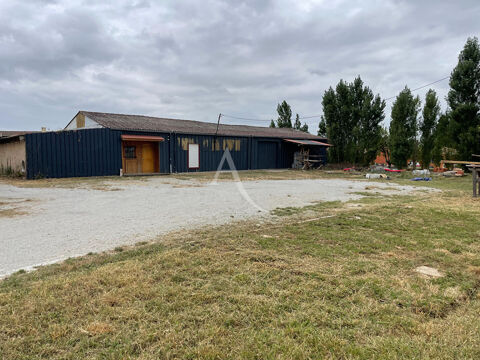 Local commercial Castelnaudary 8 pièce(s) 261.03 m2 142000 11400 Castelnaudary