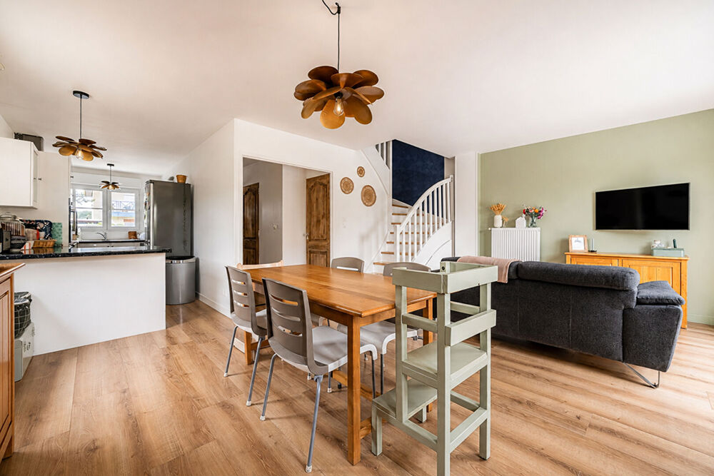 Vente Maison Maison Semi mitoyenne Cuincy 5 pièce(s) 90 m2 DPE C Cuincy