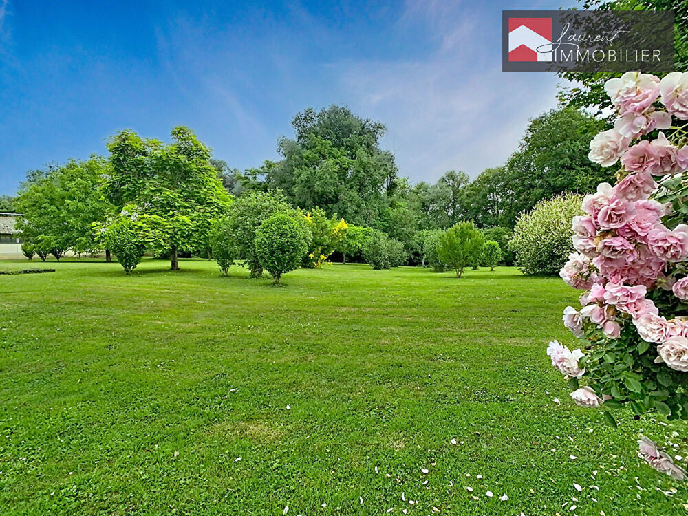 Vente Maison Propriété de caractère sur 16 626 m² avec maison de 175 m² et dépendances, Jouvençon Cuisery