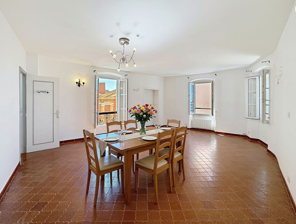 Appartement deux/trois pièces avec cuisine séparée, aperçue mer