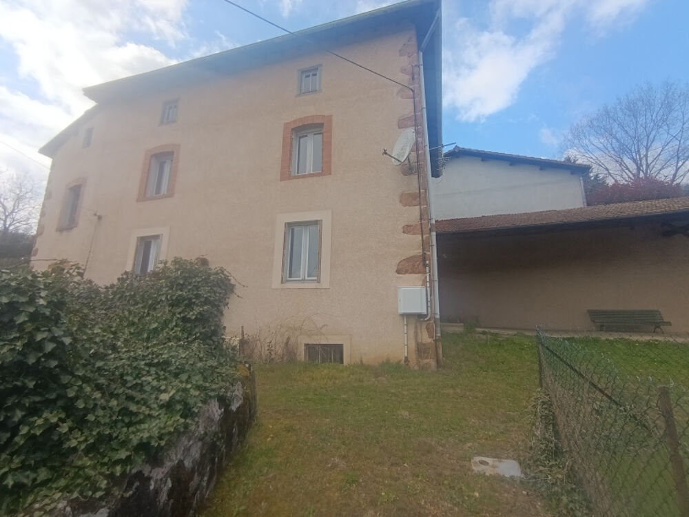 Thizy (69) Maison avec dépendances 173 m² sur terrain de 2038 m², fort potentiel de rénovation