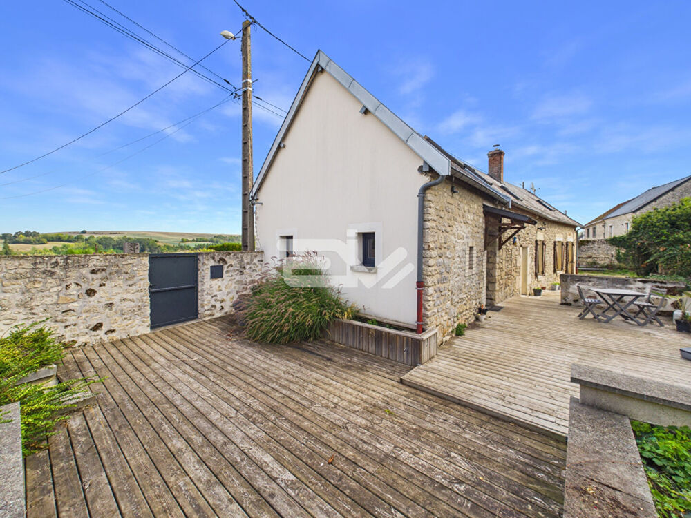Belle longère en pierre de 1860 - 3 chambres - Terrain clos de 1 500 m² - proche de Fismes et des commodités