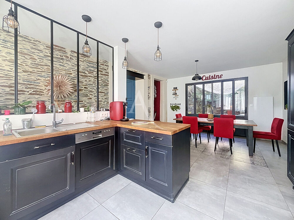 Vente Maison Maison de ville rénovée au coeur de Segré Segre en anjou bleu