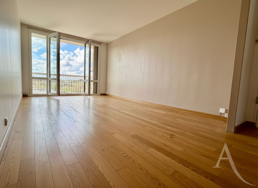 Vente Appartement Appartement Chaville Rive Gauche 3 pièces EXCLUSIVITÉ  balcon cave parking étage élevé ascenseur vue dégagée Chaville