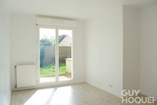  Appartement à louer 4 pièces 79 m²