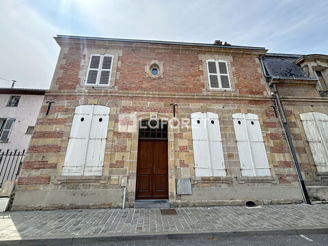  Maison � louer 9 pi�ces 215 m�