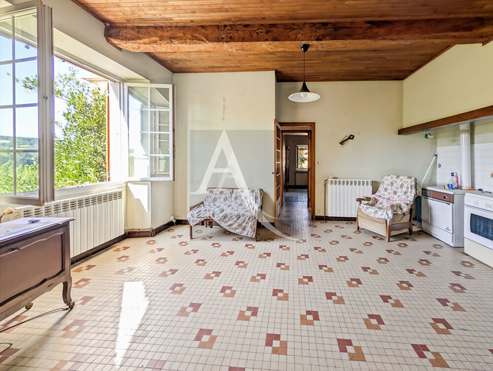 Maison et grange en pierre à rénover