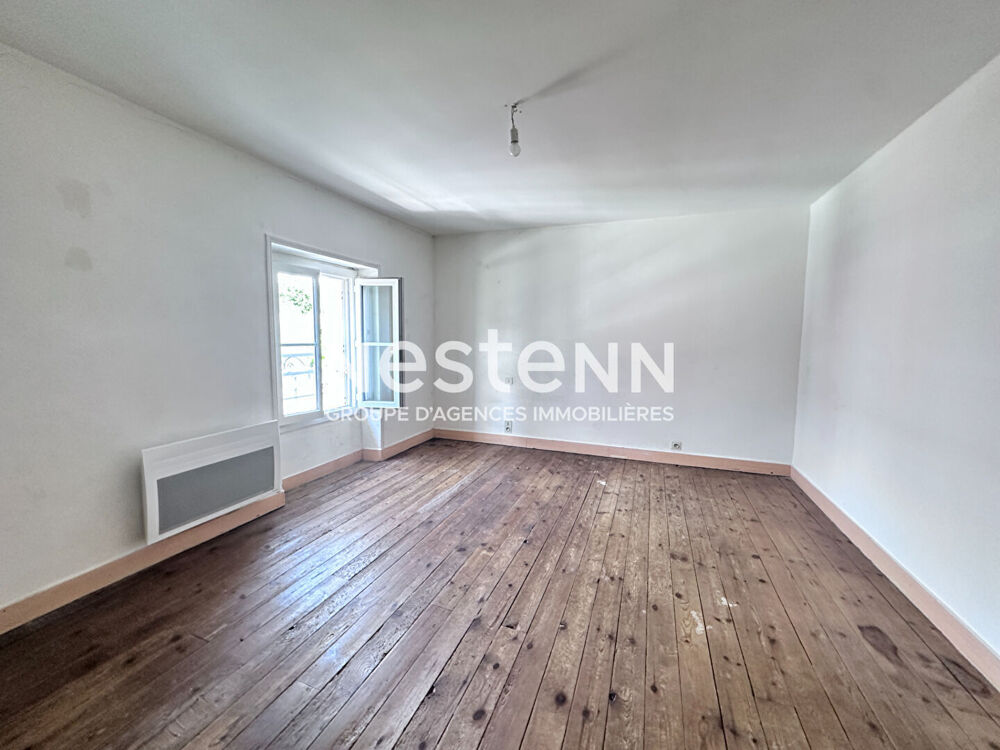 Charmante maison de 61.70 m² à vendre avec 2 chambres, jardin, centre ville de Château-du-Loir (72500)