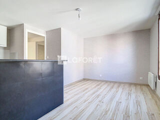  Appartement à louer 2 pièces 44 m²