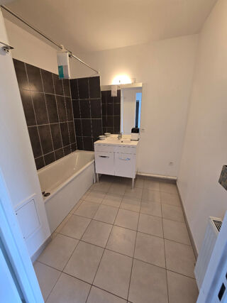  Appartement à louer 2 pièces 50 m²