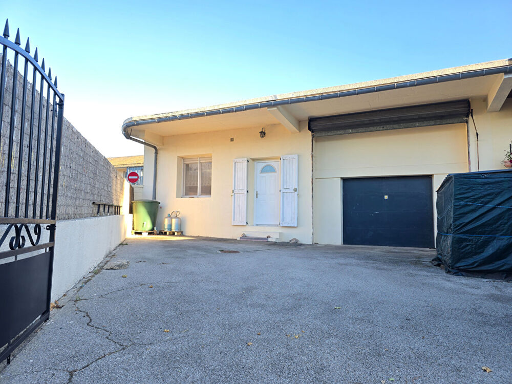 Vente Maison Maison de plain pied avec garage - Salles Curan Salles curan