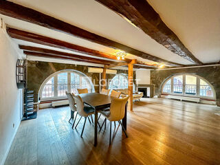 Appartement à louer 3 pièces 104 m²