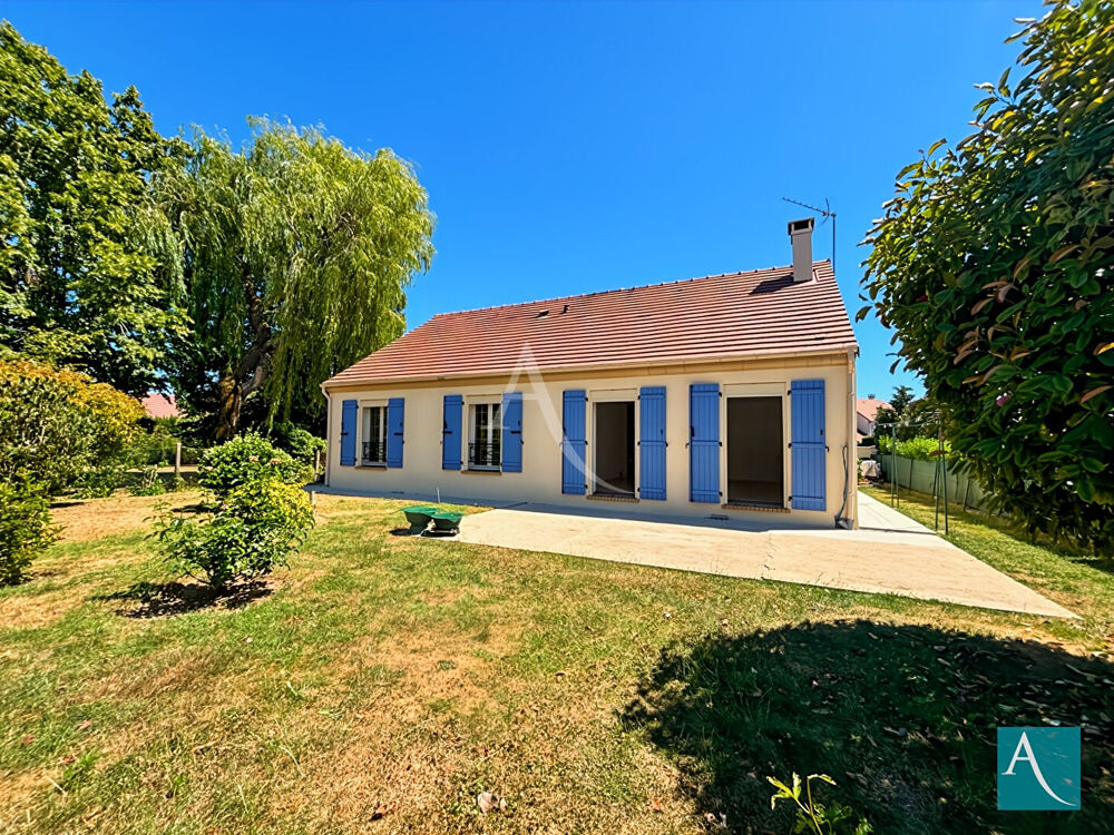 Maison de plain-pied à vendre à Breuillet , 3 chambres , jardin , au calme