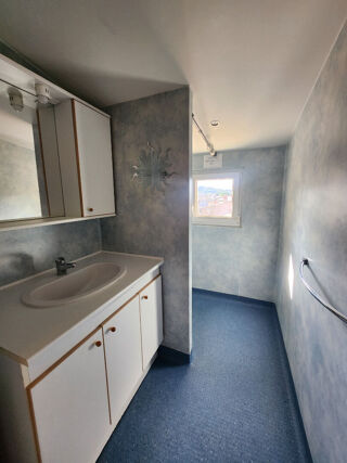  Appartement à louer 3 pièces 60 m²
