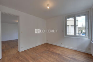  Appartement à louer 4 pièces 75 m²