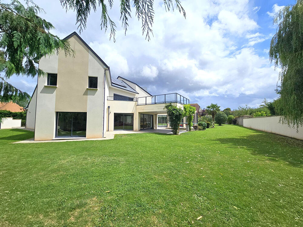 Maison 10 pièces 530 m² · à Caen · 530 m² · 1 300 000 €