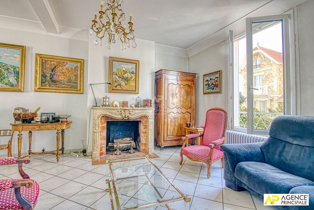 Vente Maison Versailles St-Jean Maison 6 pièces 120.68 m² habitables et 202 m² au sol sur parcelle de 281 m² avec terrasse de 30 m² , jardin, Versailles