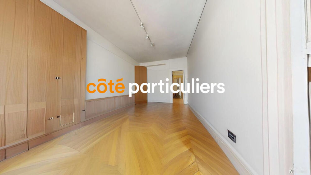   Paris 8