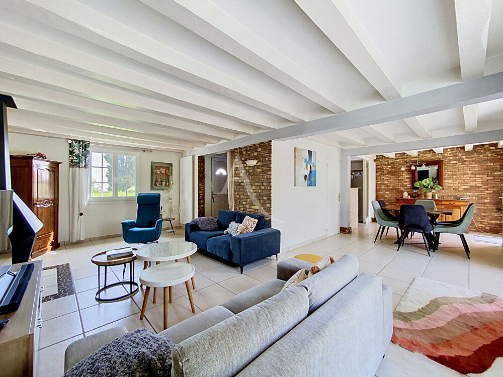 Vente Maison Maison de 114.28 m² avec piscine et jardin - Orgeval Orgeval