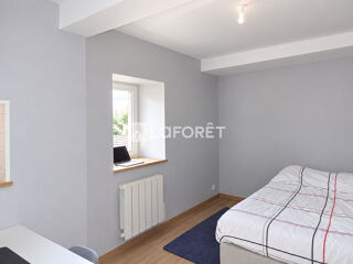  Appartement à louer 4 pièces 91 m²