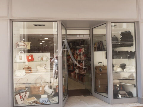 Fonds de commerce M&acirc;con 99000 71000 Macon