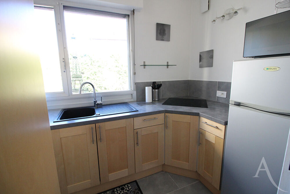 Location Appartement GRAND STUDIO MEUBLE METZ BALCON + CAVE + STATIONNEMENT SOUS-SOL Metz