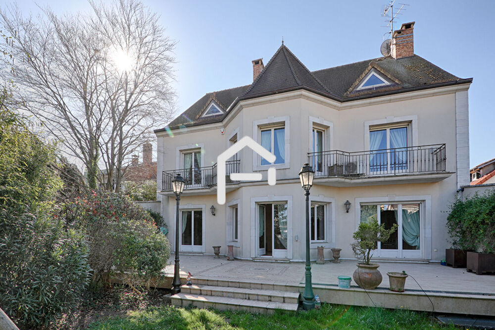 Vente Maison Maison de Prestige à Vendre à Orly - 10 pièces, 450 m² Orly