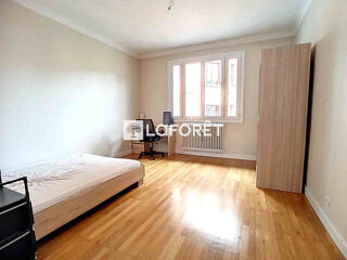 Appartement à louer 5 pièces 108 m²