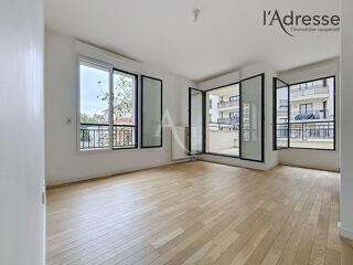 Vente Appartement SURESNES/ Place de la Halle - Appartement 2 pièces 42m² - 1 Terrasse - 1 Parking Suresnes
