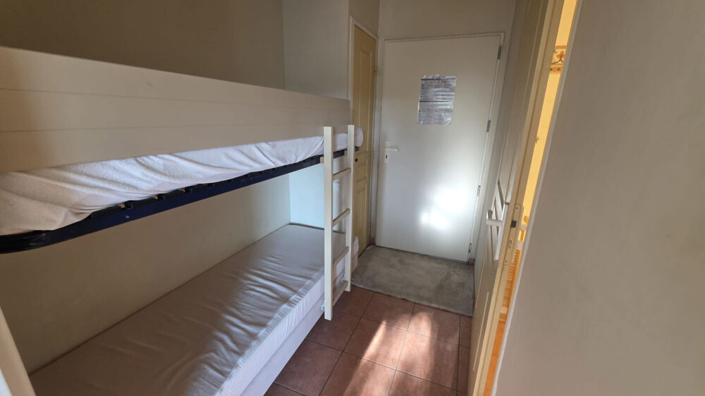 Location Appartement Location meublé studio avec coin nuit - Piscine - Les ISSAMBRES Les issambres